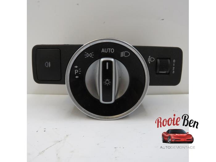 Usagé Commodo phare Mercedes A (W176) 2.2 A-220 d 16V Prix € 25,00 Règlement à la marge proposé par Rooie Ben autodemontage