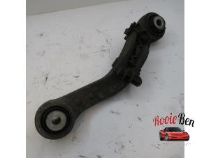 Used Rear upper wishbone, left BMW 5 serie (F10) 535d 24V Price on request offered by Rooie Ben autodemontage