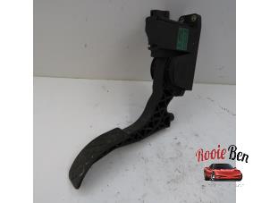 Used Accelerator pedal Volkswagen Polo IV (9N1/2/3) 1.4 TDI 70 Price on request offered by Rooie Ben autodemontage