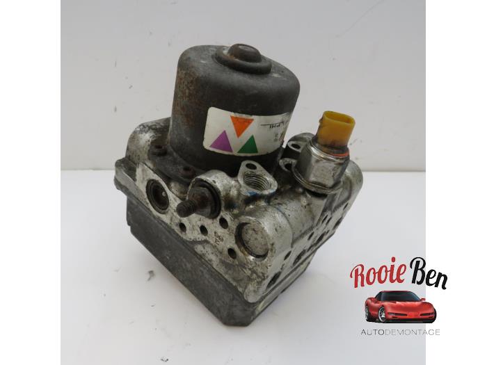 Begagnade ABS-pump Cadillac CTS I 3.6 V6 24V Pris € 100,00 Marginaltabell erbjuds av Rooie Ben autodemontage
