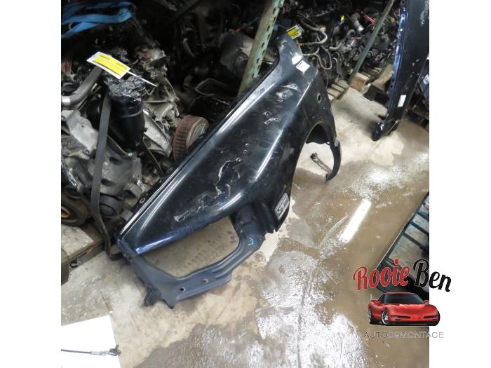 Front wing, left from a Dodge Ram 3500 Standard Cab (DR/DH/D1/DC/DM) 5.7 V8 Hemi 2500 4x4 Crew Cab 2003