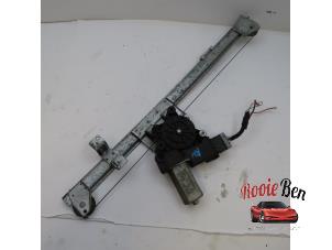 Usados Mecanismo de ventanilla de 2 puertas derecha delante Fiat Ducato (250) 2.3 D 120 Multijet Precio € 30,00 Norma de margen ofrecido por Rooie Ben autodemontage