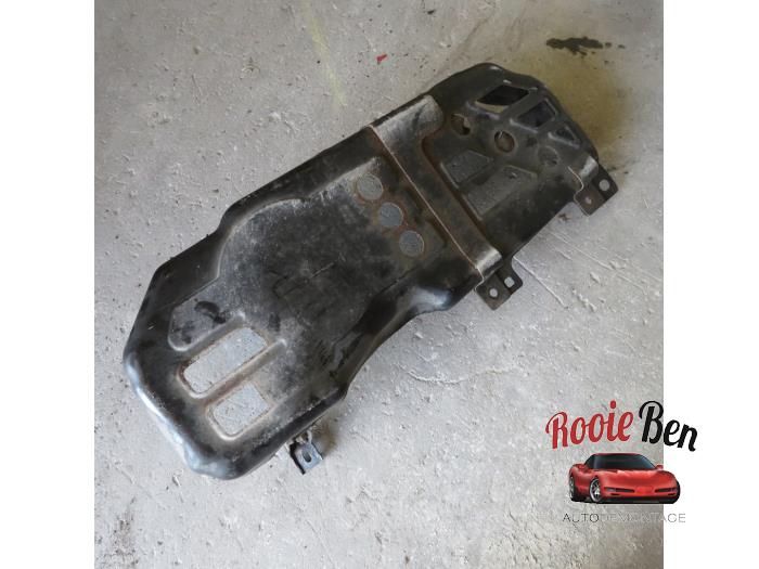 Tank Band from a Dodge Nitro 2.8 CRD 16V 4x4 2008