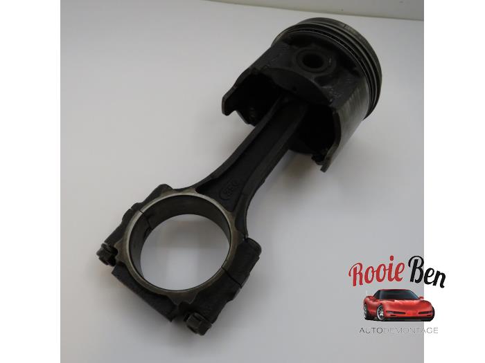 Usados Pistón Jeep Wrangler (YJ) 4.2 Laredo 2BBL. Precio € 25,00 Norma de margen ofrecido por Rooie Ben autodemontage