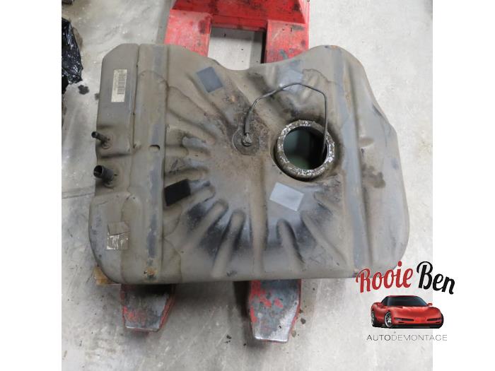 Begagnade Tank Jeep Grand Cherokee (WG/WJ) 4.7i V8 Pris € 50,00 Marginaltabell erbjuds av Rooie Ben autodemontage