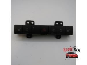 Gebrauchte Panikbeleuchtung Schalter Dodge Nitro 2.8 CRD 16V 4x4 Preis auf Anfrage angeboten von Rooie Ben autodemontage
