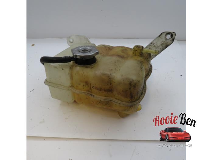 Expansion vessel from a Dodge Nitro 2.8 CRD 16V 4x4 2008