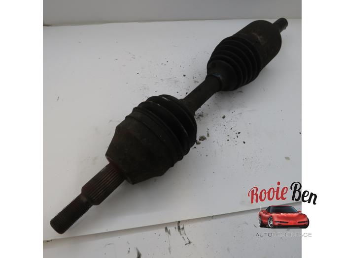 Front drive shaft, left from a Dodge Nitro 2.8 CRD 16V 4x4 2008