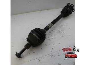 Used Front drive shaft, left Audi A8 (D3) 3.0 TDI V6 24V Quattro Price € 100,00 Margin scheme offered by Rooie Ben autodemontage