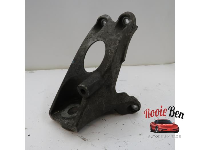 Used Engine mount Audi A8 (D3) 3.0 TDI V6 24V Quattro Price € 25,00 Margin scheme offered by Rooie Ben autodemontage