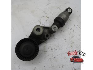 Used Drive belt tensioner Ssang Yong Rexton 2.7 Xdi RX/RJ 270 16V Price on request offered by Rooie Ben autodemontage
