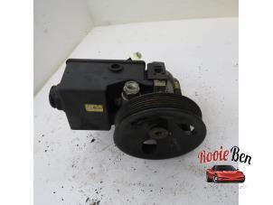 Used Power steering pump Ssang Yong Rexton 2.7 Xdi RX/RJ 270 16V Price on request offered by Rooie Ben autodemontage