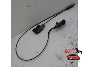 Used Bonnet lock mechanism Mercedes E (W212) E-220 CDI 16V BlueEfficiency Price on request offered by Rooie Ben autodemontage