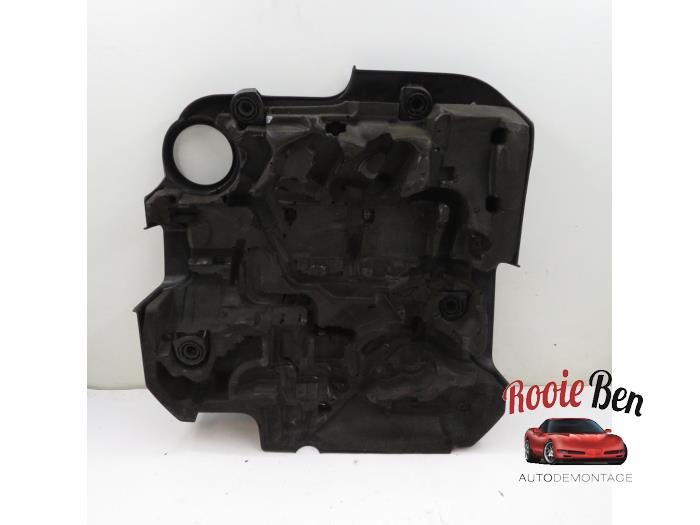 Engine cover from a Volkswagen Polo V (6R) 1.2 TDI 12V BlueMotion 2011
