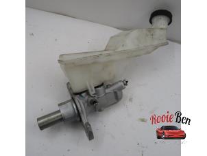 Used Master cylinder Mercedes A (W176) 2.2 A-220 d 16V Price on request offered by Rooie Ben autodemontage