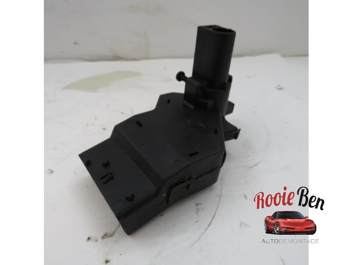 Używane Kostka stacyjki Dodge Ram 1500 (DR/DH/D1/DC/DM) 5.7 V8 Hemi 1500 4x2 Cena na żądanie oferowane przez Rooie Ben autodemontage