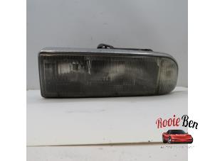 Używane Reflektor lewy Chevrolet Blazer 4.3 ZR2/Mid/S10 4x4 Cena na żądanie oferowane przez Rooie Ben autodemontage