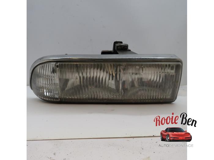 Używane Reflektor prawy Chevrolet Blazer 4.3 ZR2/Mid/S10 4x4 Cena € 25,00 Procedura marży oferowane przez Rooie Ben autodemontage