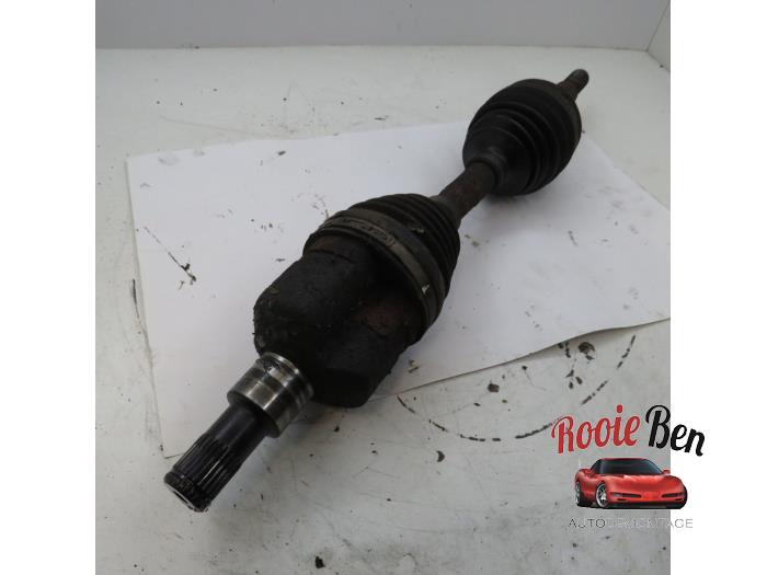 Front drive shaft, left from a Chevrolet Blazer 4.3 ZR2/Mid/S10 4x4 1998