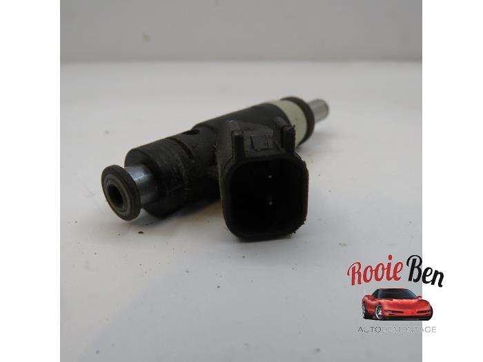 Injektor (Benzineinspritzung) van een Chrysler Sebring II (JS) 2.4 16V VVT 2008