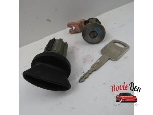 Used Set of locks Ford Usa E-Serie 7.3 E350D Turbo Regular/Super Price on request offered by Rooie Ben autodemontage