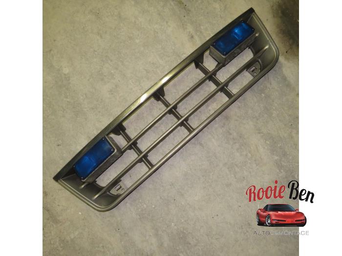 Używane Grill Ford Usa E-Serie 7.3 E350D Turbo Regular/Super Cena € 100,00 Procedura marży oferowane przez Rooie Ben autodemontage