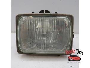 Used Headlight, right Ford Usa E-Serie 7.3 E350D Turbo Regular/Super Price on request offered by Rooie Ben autodemontage