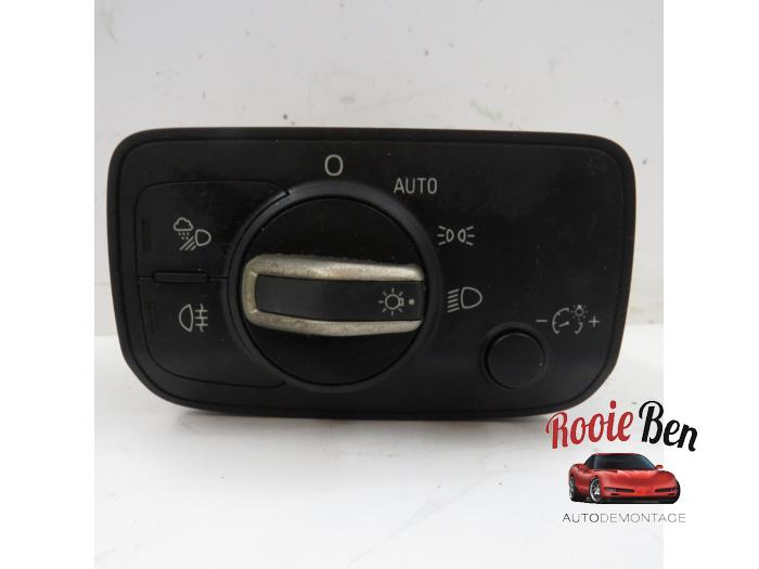 Usados Interruptor de luz Audi A3 Sportback (8VA/8VF) 1.0 TFSI 12V Precio € 25,00 Norma de margen ofrecido por Rooie Ben autodemontage