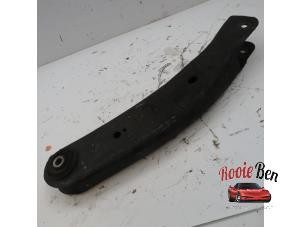Used Front upper wishbone, left Jeep Grand Cherokee (WG/WJ) 2.7 CRD 20V Price on request offered by Rooie Ben autodemontage