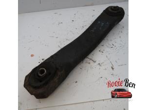 Used Front lower wishbone, right Jeep Grand Cherokee (WG/WJ) 2.7 CRD 20V Price on request offered by Rooie Ben autodemontage
