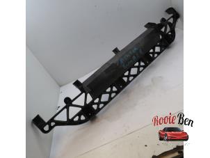 Used Rear bumper bracket central Audi Q7 (4LB) 3.0 TDI V6 24V Price on request offered by Rooie Ben autodemontage