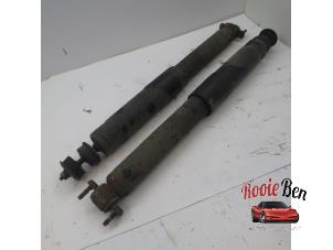 Used Shock absorber kit Jeep Grand Cherokee (WG/WJ) 2.7 CRD 20V Price on request offered by Rooie Ben autodemontage
