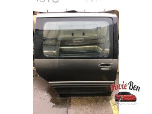 Used Sliding door, right Chrysler Voyager/Grand Voyager (RG) 2.4 16V Price on request offered by Rooie Ben autodemontage