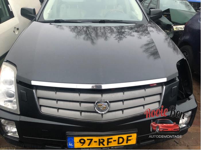 Używane Maska Cadillac SRX 3.6 V6 24V AWD Cena € 250,00 Procedura marży oferowane przez Rooie Ben autodemontage
