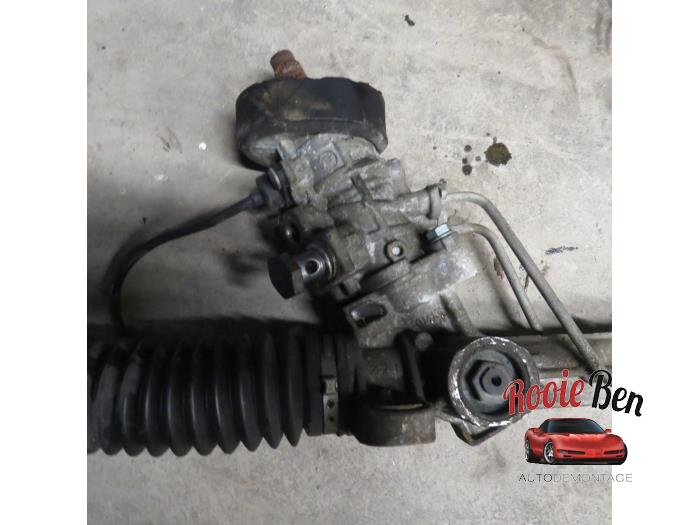 Power steering box from a Volkswagen Polo IV (9N1/2/3) 1.4 TDI 70 2005