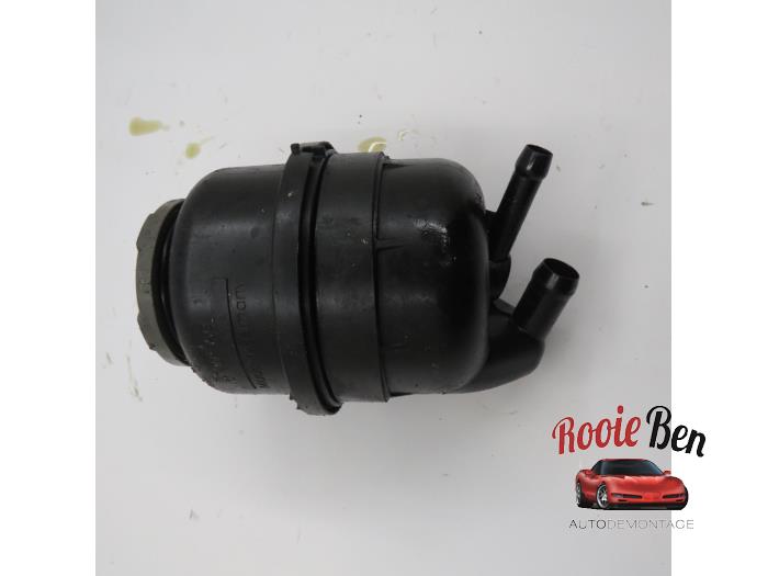 Volkswagen Amarok Power steering fluid reservoirs stock