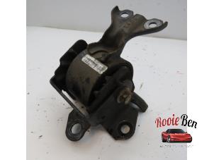 Used Engine mount Dodge Caliber 1.8 16V Price on request offered by Rooie Ben autodemontage