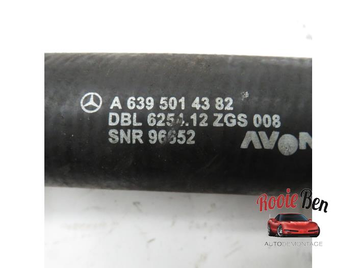 Radiator hose from a Mercedes-Benz Vito (639.7) 2.2 109 CDI 16V 2008