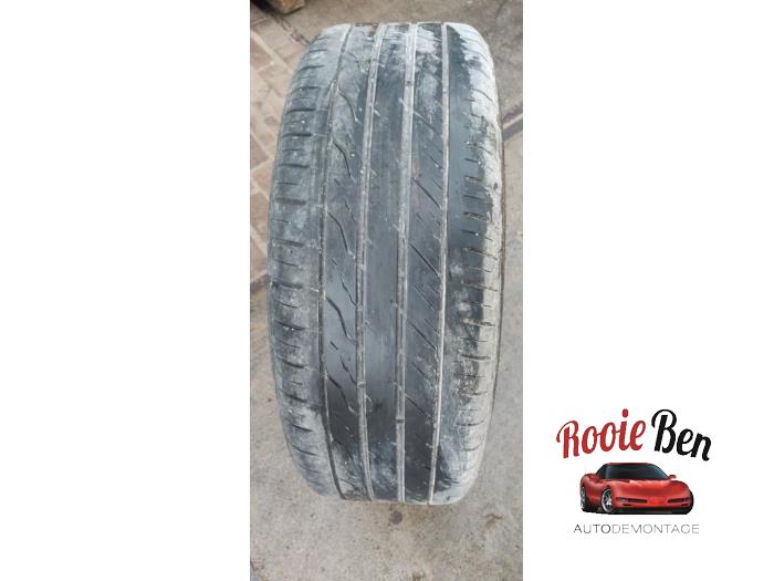 Wheel + tyre from a Dodge Nitro 2.8 CRD 16V 4x4 2008
