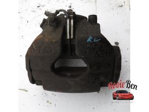 Used Front brake calliper, right Volkswagen Touareg (7LA/7L6) 2.5 TDI R5 Price on request offered by Rooie Ben autodemontage
