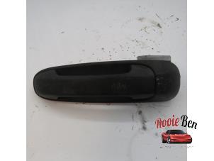 Gebrauchte Türgriff 4-türig links hinten Dodge Ram 3500 Standard Cab (DR/DH/D1/DC/DM) 5.7 V8 Hemi 1500 4x4 Preis auf Anfrage angeboten von Rooie Ben autodemontage