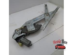 Usagé Lève vitre électrique arrière gauche Dodge Ram 3500 Standard Cab (DR/DH/D1/DC/DM) 5.7 V8 Hemi 1500 4x4 Prix sur demande proposé par Rooie Ben autodemontage