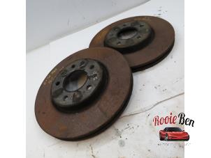 Used Front brake disc Chevrolet Orlando (YYM/YYW) 2.0 D 16V Price on request offered by Rooie Ben autodemontage