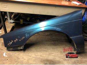 Used Front wing, left Ford Usa Thunderbird 3.8 V6 Price on request offered by Rooie Ben autodemontage