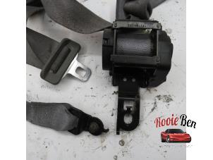 Used Front seatbelt, right Jeep Grand Cherokee (WH/WK) 3.0 CRD V6 24V DPF Price on request offered by Rooie Ben autodemontage