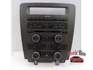 Usados Panel de control de radio Ford Usa Mustang V 3.7 V6 24V Duratec Ti-VCT Precio de solicitud ofrecido por Rooie Ben autodemontage