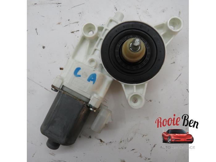 Usados Motor de ventanilla de puerta Dodge Avenger (JS) 2.0 CRD 16V Precio € 20,00 Norma de margen ofrecido por Rooie Ben autodemontage