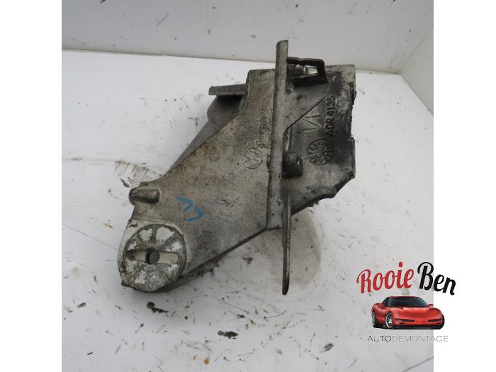Usagé Support moteur Volkswagen Touareg (7LA/7L6) 2.5 TDI R5 Prix € 25,00 Règlement à la marge proposé par Rooie Ben autodemontage