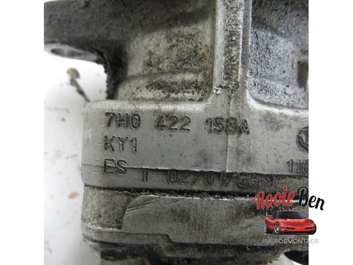 Bomba de dirección asistida de un Volkswagen Touareg (7LA/7L6) 2.5 TDI R5 2005