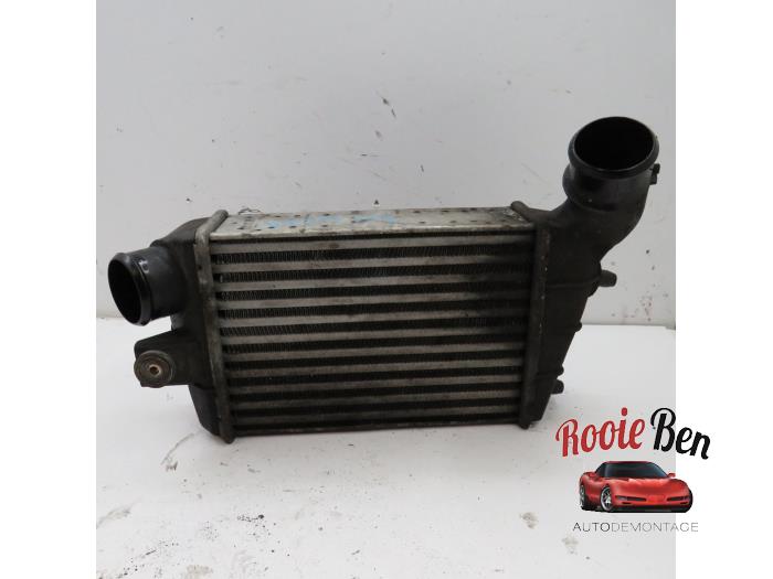 Usados Intercooler Alfa Romeo GT (937) 1.9 JTD 16V Multijet Precio € 40,00 Norma de margen ofrecido por Rooie Ben autodemontage